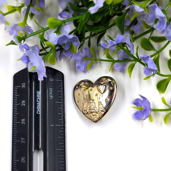 DreamWorks Shrek Heart Shaped Vintage Brooch with Shrek, Donkey & Fiona - Picture 5 of 6